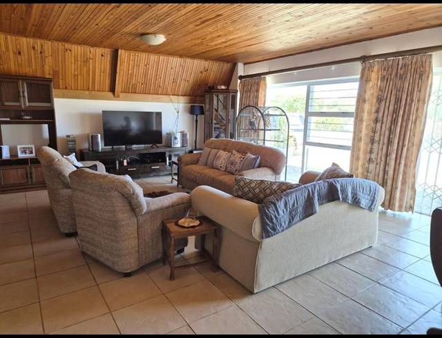 5 BEDROOM HOUSE FOR SALE IN FRANSKRAAL